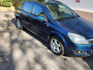 Opel Astra foto 1