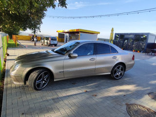 Mercedes E-Class foto 3