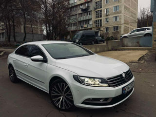 Volkswagen Passat CC foto 2