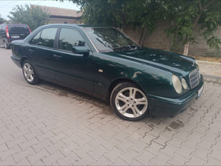 Mercedes E-Class foto 6