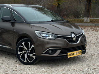 Renault Grand Scenic foto 2