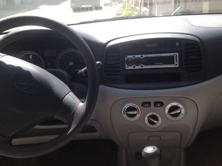 Hyundai Accent foto 6