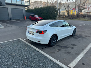 Tesla Model 3 foto 3