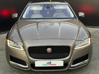 Jaguar XF foto 2