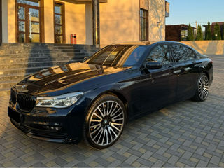 BMW 7 Series foto 1