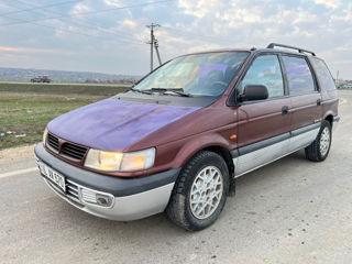 Mitsubishi Space Wagon foto 1