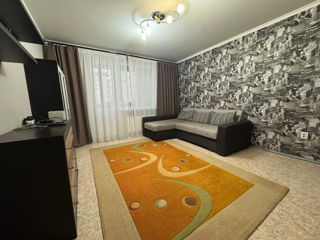 Apartament cu 3 camere, 70 m², Buiucani, Chișinău foto 2