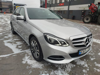 Mercedes E-Class foto 2