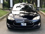 Tesla Model S foto 1