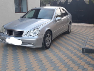 Mercedes C-Class foto 4