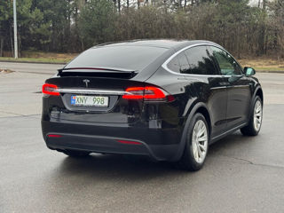 Tesla Model X foto 4