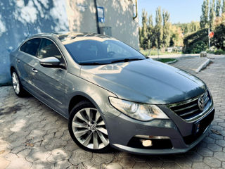 Volkswagen Passat CC foto 2