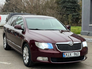 Skoda Superb foto 2