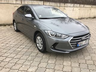 Hyundai Elantra foto 4