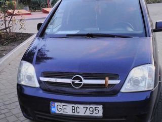 Opel Zafira foto 2