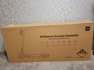 Vând Xiaomi Mi Essential Electric Scooter în stare ideală, are 20 km parcurși foto 10