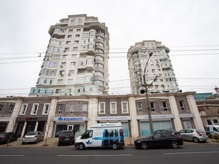 Penthouse cu priveliște panoramică în complexul Crown Plaza, str. București, Centru foto 2