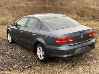 VW Passat B7 Dezmembrez 1.6-2.0TDI Piese auto/Запчасти foto 2