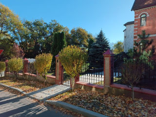 Casa str.Eugen Coca vis-a-vis parcul "Dendrarium" foto 4