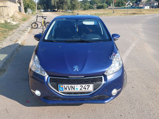 Peugeot 208 foto 3