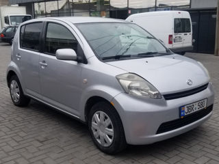 Daihatsu Sirion foto 8