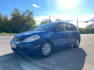 Nissan Versa foto 2