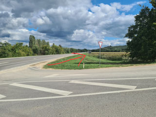 Teren 100 ari traseul R1 Chișinău-Sculeni - Prima linie!!!
