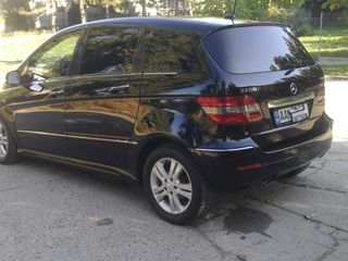 Mercedes B Class foto 3