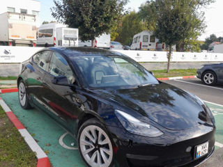 Tesla Model 3 foto 4