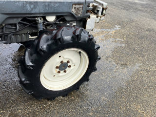 Kubota KT-30 este un tractor compact cu cabina + freza  foto 11