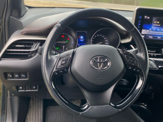 Toyota C-HR foto 15