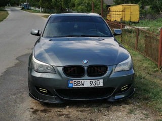 BMW 5 Series foto 1