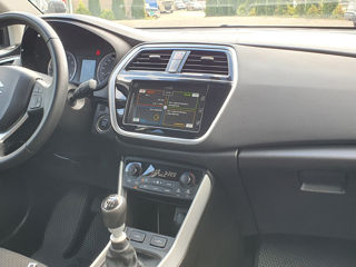 Suzuki S-Cross foto 9