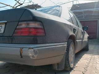 Mercedes Series (W124) foto 4