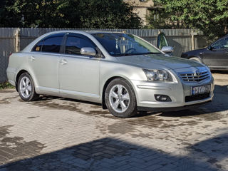 Toyota Avensis foto 4