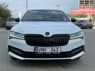 Skoda Superb foto 2