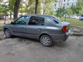 Renault Clio foto 8