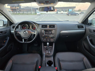 Volkswagen Jetta foto 7