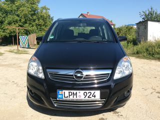 Opel Zafira foto 2