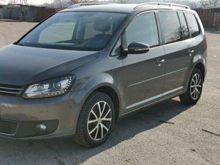 Volkswagen Touran foto 3