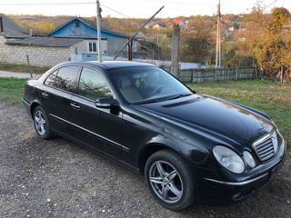 Mercedes E-Class foto 2