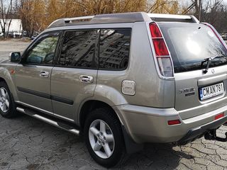 Nissan X-Trail foto 2