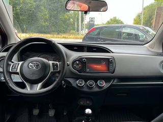 Toyota Yaris foto 9