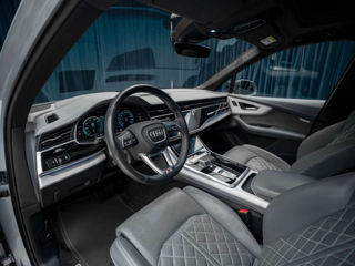 Audi Q7 e-tron foto 13