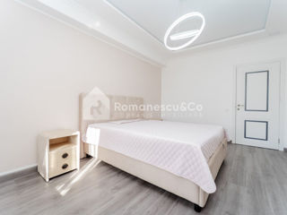 Apartament cu 2 camere, 80 m², Centru, Chișinău foto 3