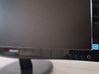 Монитор Philips  фото 6
