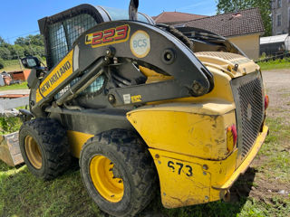 Mini incarcator new holland l223 foto 3