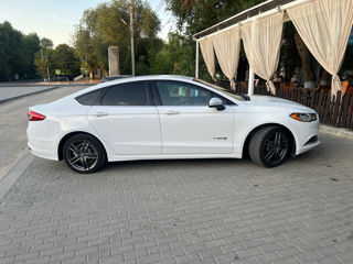 Ford Fusion foto 2