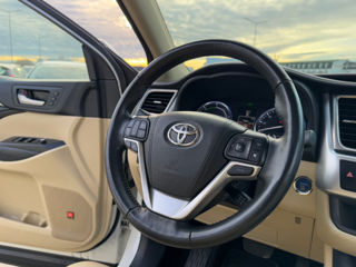 Toyota Highlander foto 9