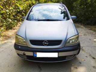 Opel Zafira foto 1